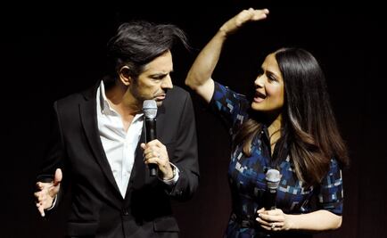 Salma Hayek da "tortillazos" a Eugenio Derbez