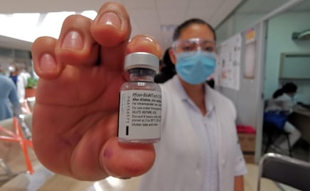 Cofepris no ha autorizado venta al público de la vacuna actualizada contra Covid-19 de Pfizer; solo está disponible en sector público  