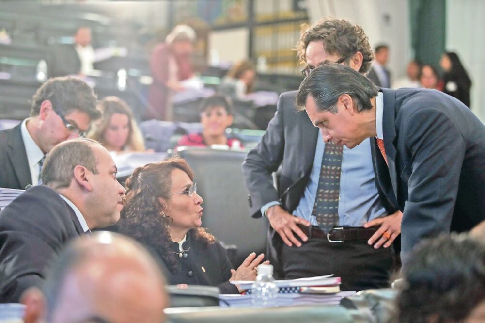 Constituyentes se enfrascaron en una diatriba al no alcanzar la mayoría simple en las opciones para integrar los órganos a votación (IVAN STEPHENS. EL UNIVERSAL)