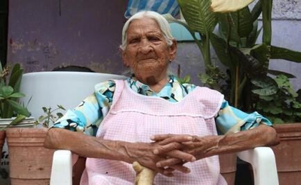 Old enough to recall Mexican Revolution, too old for bank card