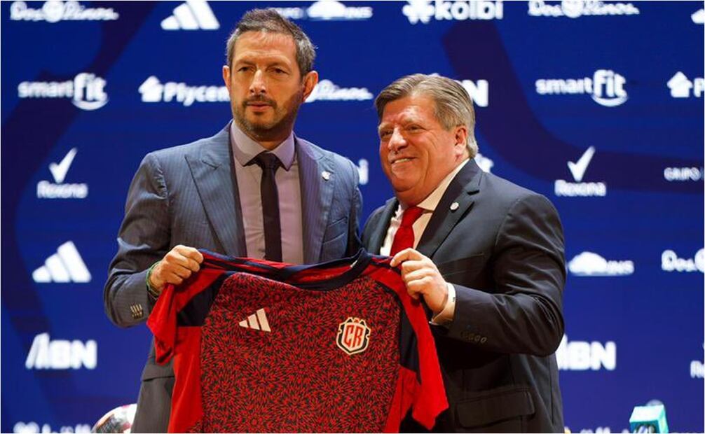 FOTO: @tdmas_cr - Miguel Herrera es presentado como entrenador de Costa Rica