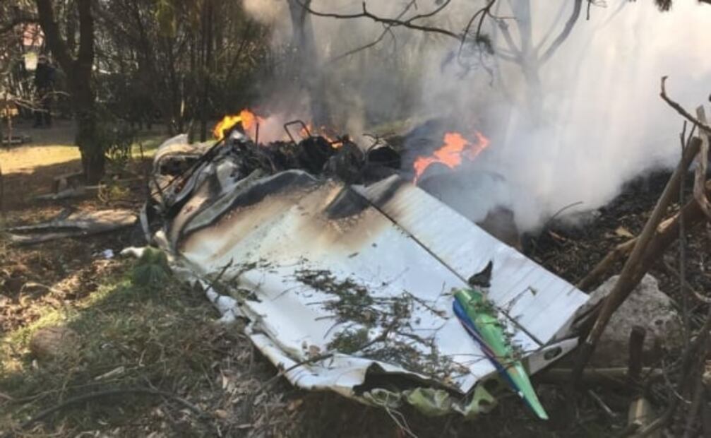 Desplome de avioneta en Atizapán deja dos muertos