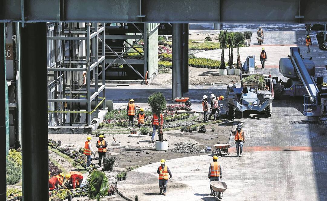 Todos los frentes en los que trabaja la Sedena continúan en obra, pero lo que ya está concluido son las pistas, señalan. Foto: Diego Simón/ EL UNIVERSAL.