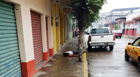 Localizan cuerpo de una mujer calcinada y matan a hombre en Tuxtepec, Oaxaca