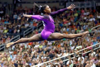 Hermano de Simone Biles, múltiple medallista olímpica, acusado de triple homicidio