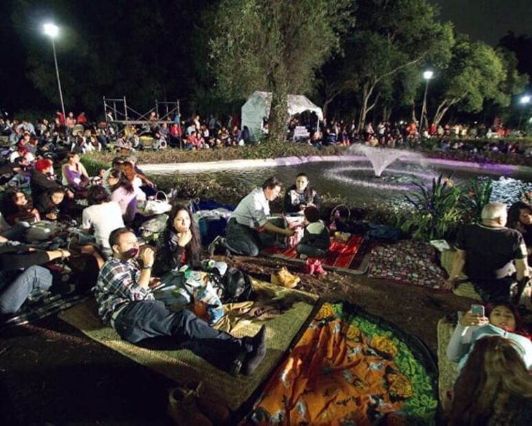 No te pierdas el próximo picnic nocturno del Bosque de Chapultepec