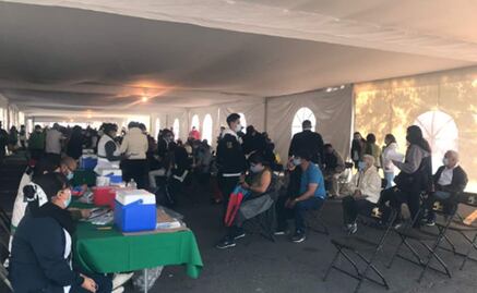 "Gracias a Dios ya hay vacunas", dicen abuelitos tras recibir dosis de refuerzo contra Covid 