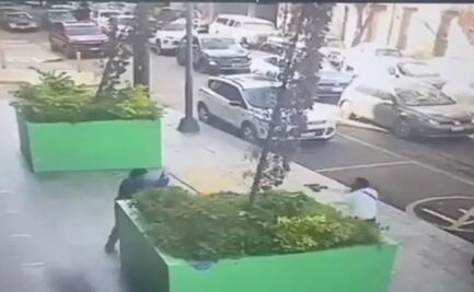 VIDEO Imágenes de cómo huyen agresores tras atacar a balazos al abogado David Cohen