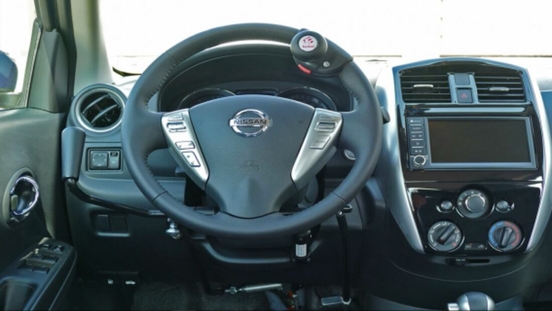 Nissan presenta Versa para personas con discapacidad