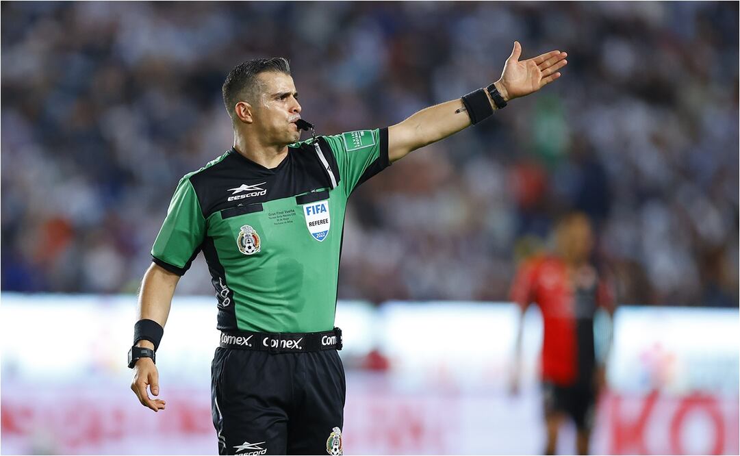 La final entre Pachuca y Atlas se retrasó por fallas de comunicación entre los árbitros  / FOTO: IMAGO7