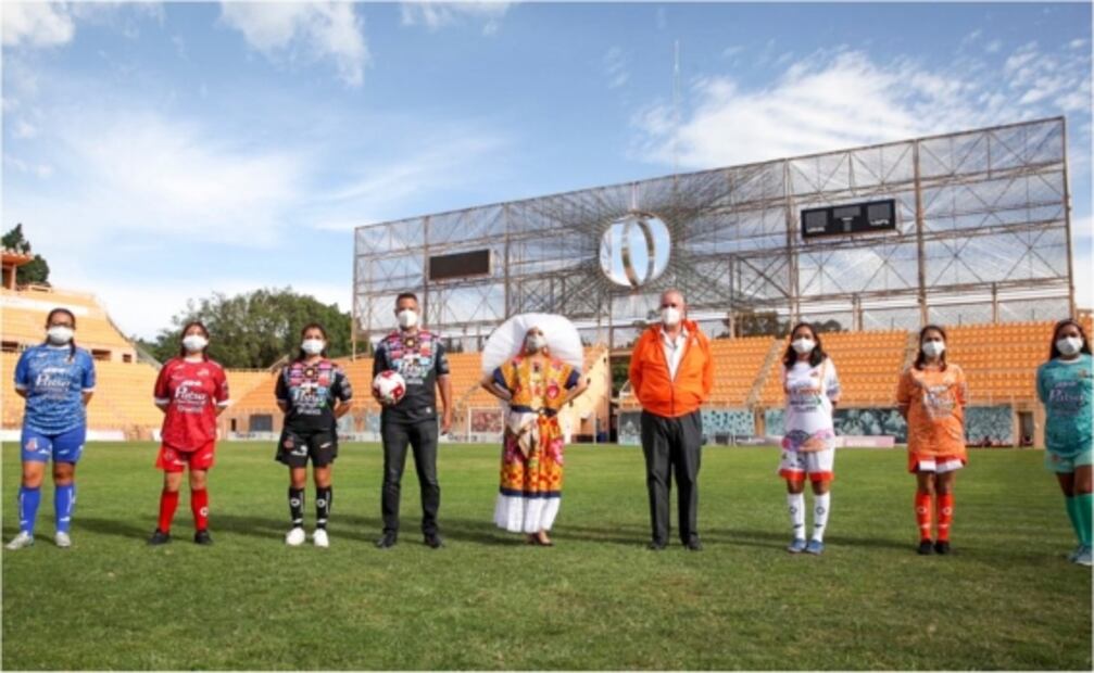 Alejandro Murat y Alebrijes presentan nuevo uniforme, inspirado en los bordados del Istmo 