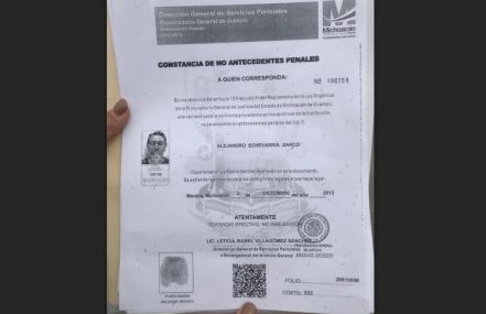 Esposa de “El Mosh” asegura que detención es arbitraria, sí da clases y su plaza es federal