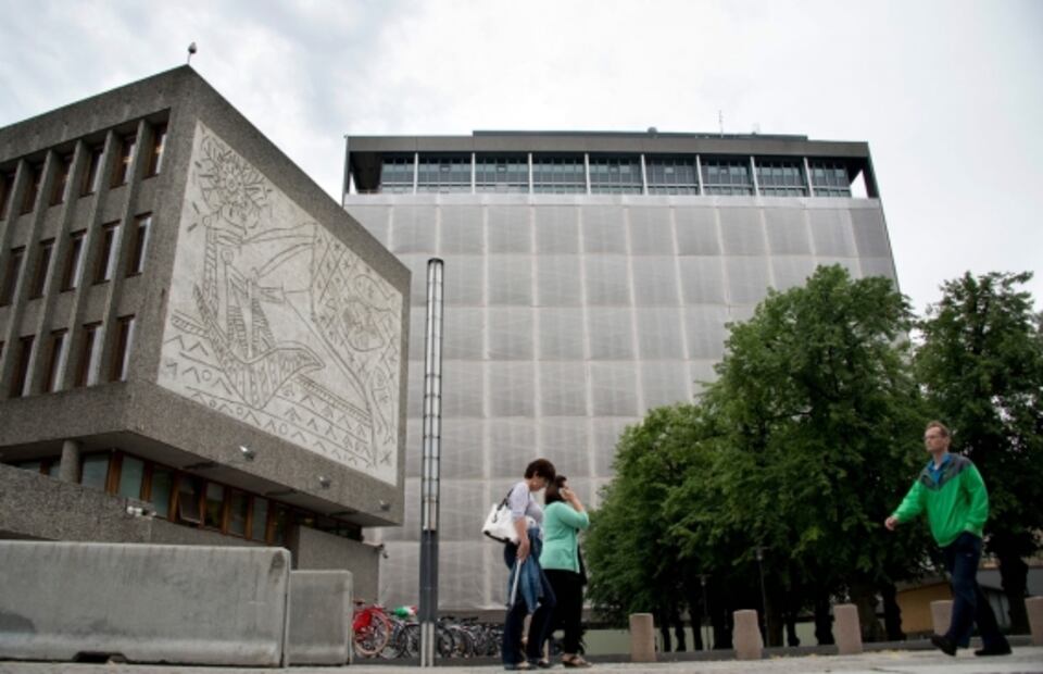 Inician en Oslo polémico traslado de murales de Picasso