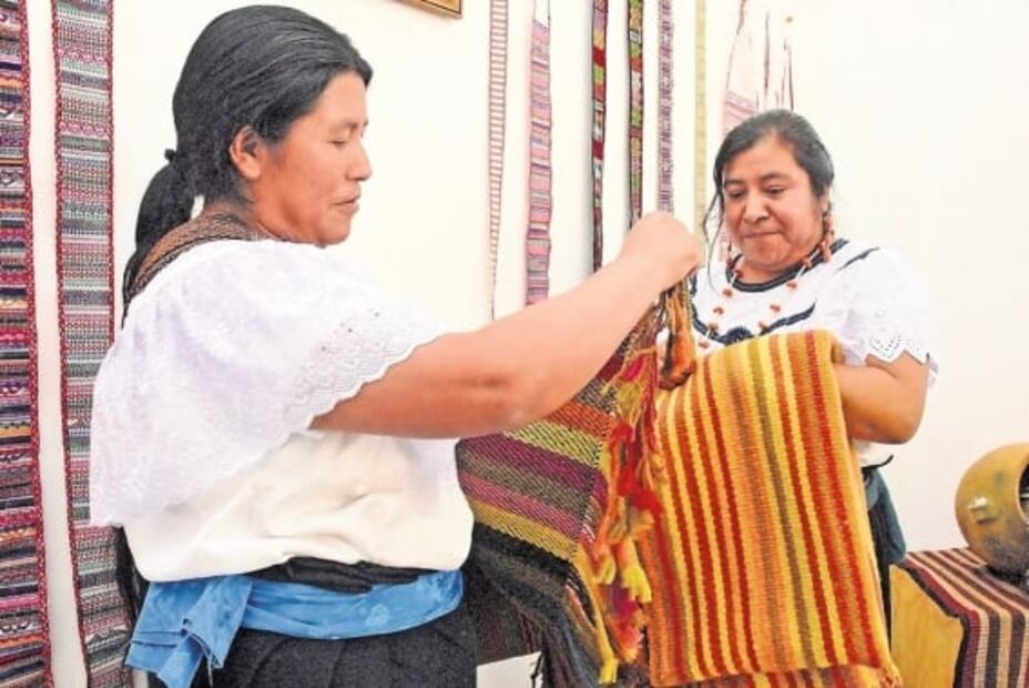El valor intangible del rebozo, prenda icónica mexicana