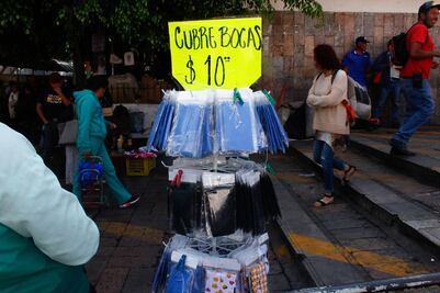 Profeco inmoviliza gel antibacterial y cubrebocas sin etiquetar en CDMX