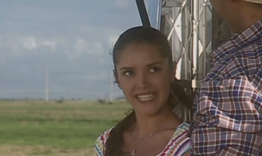 Marlene Favela cumple 45 años luciendo espectacular, así es como ha cambiado a lo largo del tiempo 