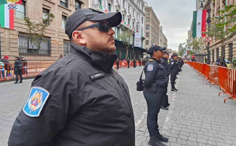 Policía de diversos agrupamientos resguarda Desfile Cívico Militar en Paseo de la Reforma . Foto: Especial