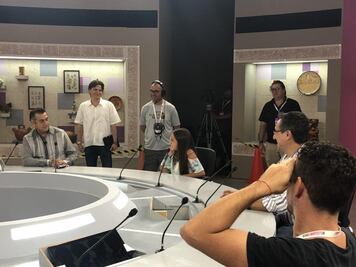 Asiste “El Bronco” a ensayo de tercer debate 