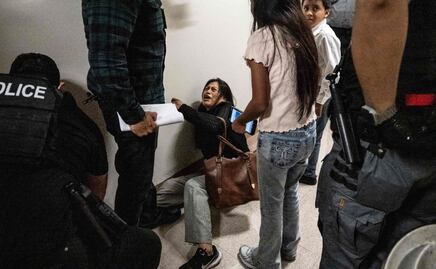 Agente del ICE despedido tras empujar y tirar a mujer en Nueva York regresa a su trabajo