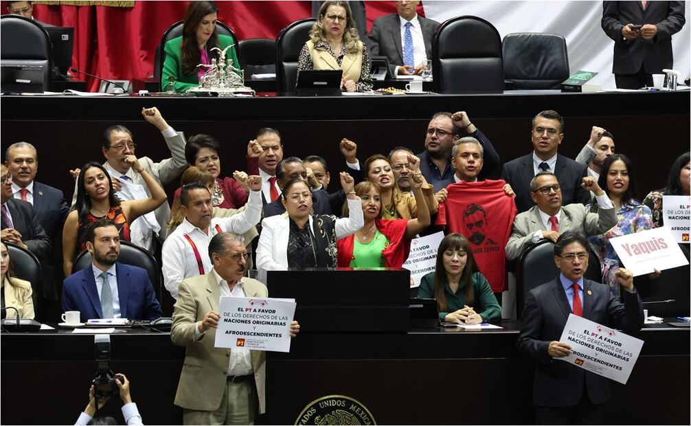 Sesión en la Cámara de Diputados en la que se discute la reforma en materia de comunidades indígenas y afroamericanas. Foto: Diego Simón/EL UNIVERSAL
