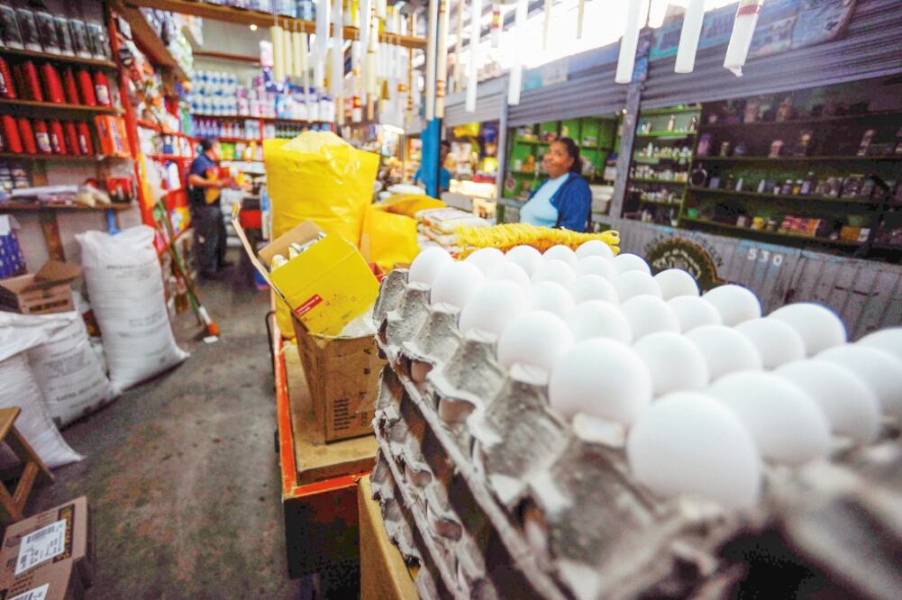 Según expertos de Concamin, la inflación se mantendrá en niveles de casi 6%, debido a presiones en el tipo de cambio y la renegociación del TLCAN. (ARCHIVO EL UNIVERSAL)