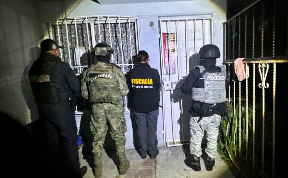 Cisneros recordó el aseguramiento de 60 inmuebles en el fraccionamiento Los Héroes Ecatepec Primera Sección.
Foto: Especial.