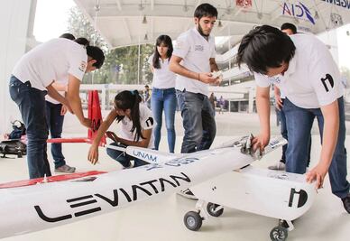 Ganan universitarios con la aeronave "Leviatán"