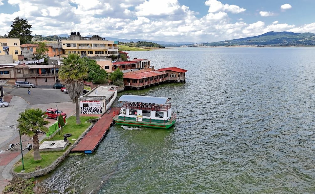 La presa Villa Victoria, en el Estado de México, recuperó 95% de su capacidad con las recientes lluvias, y se reanudan los paseos en lancha. Foto: Diego Prado / EL UNIVERSAL