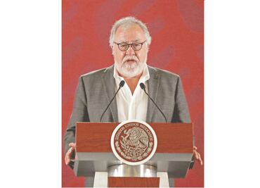 PRI espió tardeadas y viajes a Cuba de Alejandro Encinas