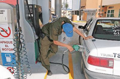 Morena no prevé baja en precio de gasolina