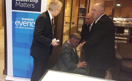 Dan "pastelazo" a presidente de aerolínea en Australia