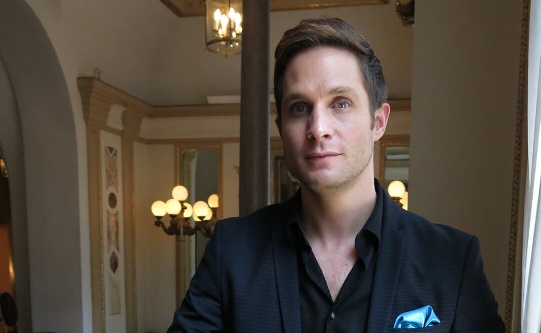 El músico Paco de María recibió de Juan Gabriel el tema "Enamórate", con el que inició su carrera profesional. Foto: AP