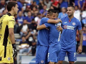 Cruz Azul golea a los Lobos BUAP y confirma su lugar en Liguilla