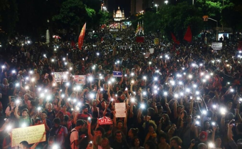 Estudiantes encabezan primera gran protesta contra Bolsonaro