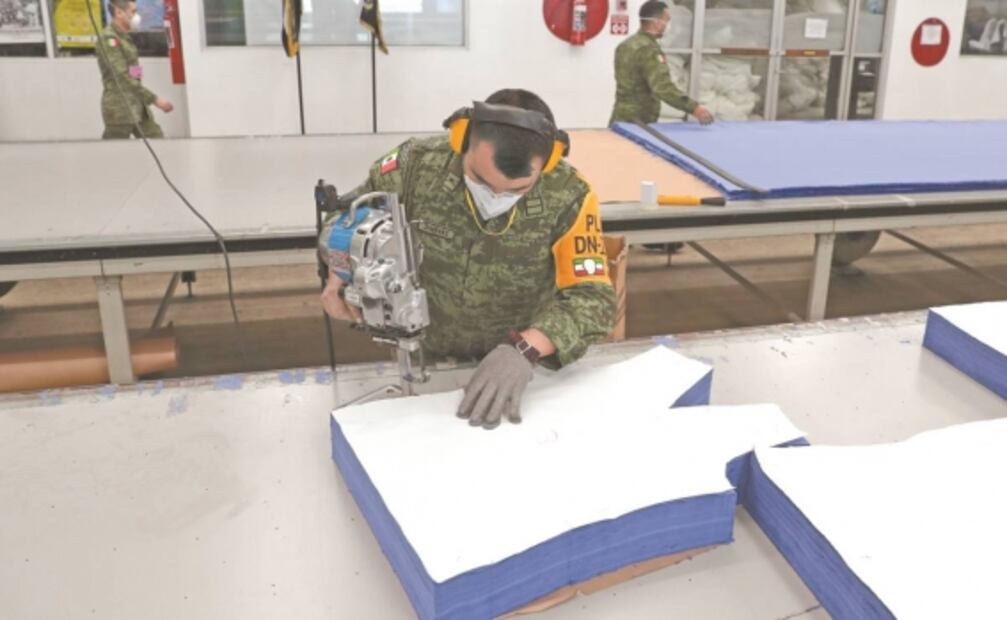 Mexico’s Army is producing thousands of scrubs for frontline healthcare workers