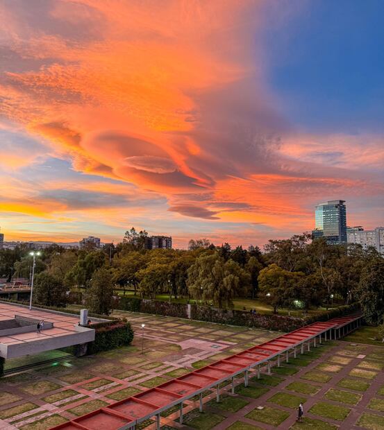 Nubes lenticulares en CU. Foto: Especial