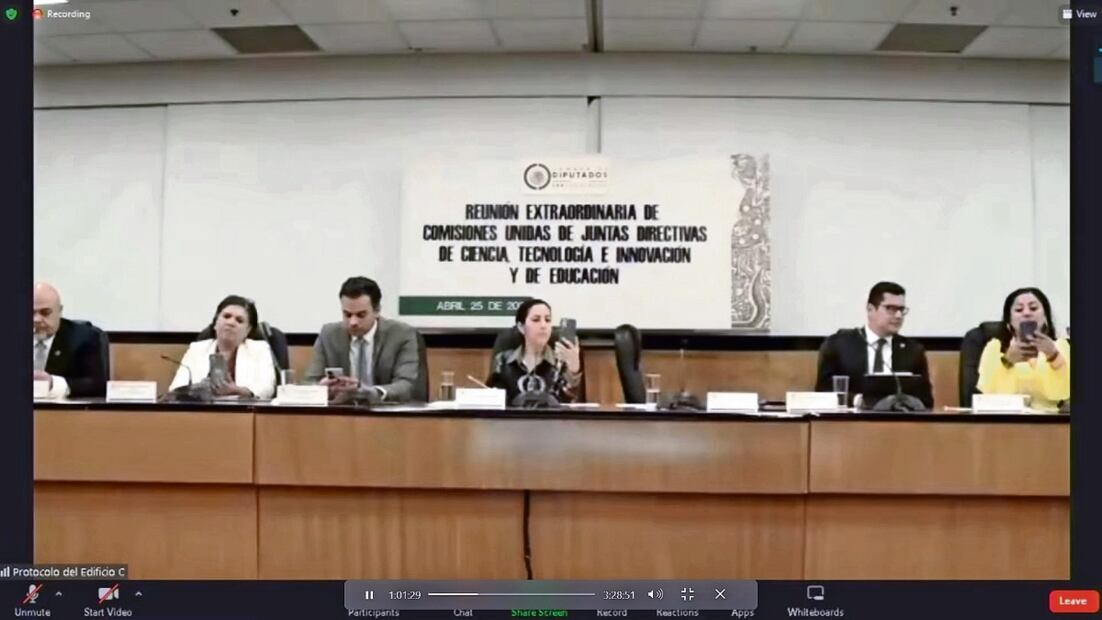 Discusión del martes de la Ley General en Materia de Humanidades de Ciencia y Tecnología que al final se aprobó un día después. Foto: Especial