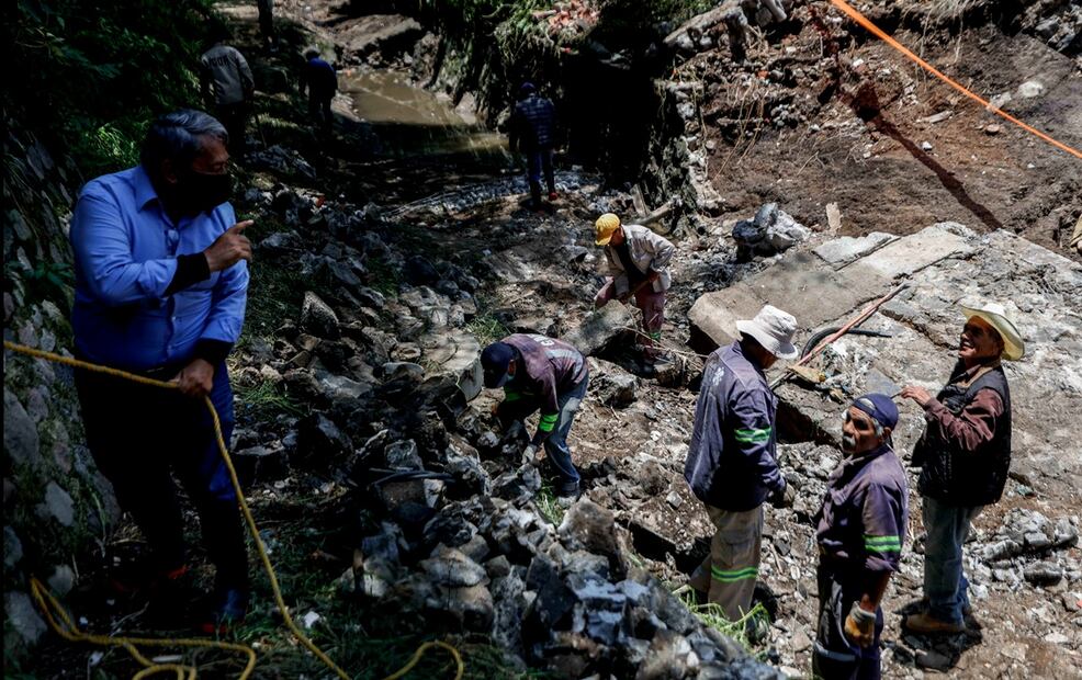 Trabajadores del Gobierno capitalino y de la alcaldía Magdalena Conteras siguen con la limpieza de la barranca La Coyotera, tras la tromba del pasado sábado, el 21 de julio de 2025. Foto: Diego Simón Sánchez/EL UNIVERSAL