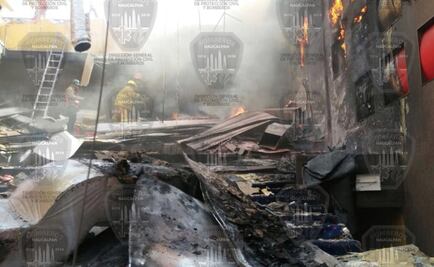 Controlan incendio en Plaza Satélite