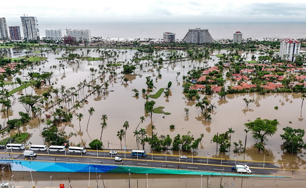 Fotografía aérea de la zona afectada por el paso del Huracán John, este viernes en el balneario de Acapulco en el estado de Guerrero.  Foto: EFE/Archivo