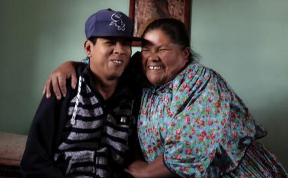 Vence discapacidad tras 18 años de terapia… y va por un empleo