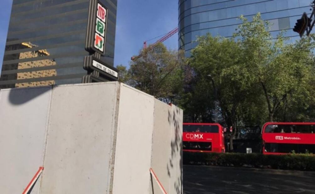 Metrobús cierra estaciones por protestas del 8M