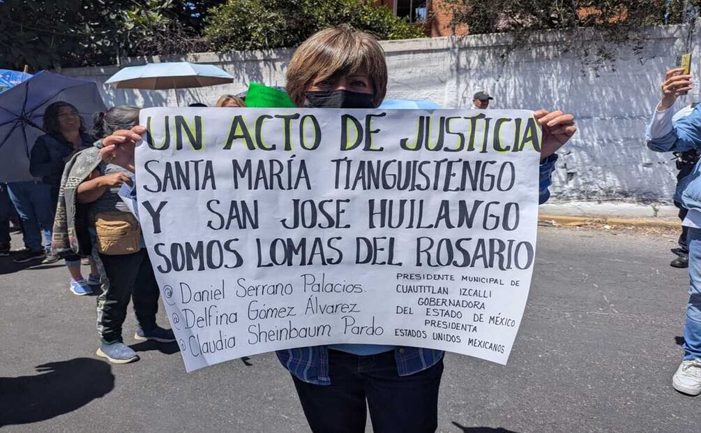 El bloqueo ocurre en la México-Querétaro a la altura de la empresa automotriz Ford. Foto: Especial