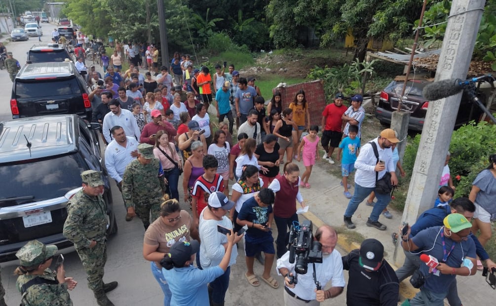 La presidenta Claudia Sheinbaum visita por primera vez Álamo, Veracruz tras tragedia por lluvias en cinco estados (17/10/2025). Foto: X (@Claudiashein)