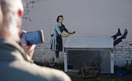 Aparece obra de Banksy en pleno San Valentín sobre la violencia doméstica contra las mujeres