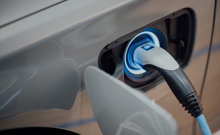Se vendieron 1.3 millones de autos eléctricos en EU en 2024; quinta parte del total comercializado en ese país