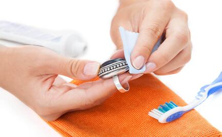 ¿Cómo limpiar la bisutería oxidada o ennegrecida de forma sencilla?