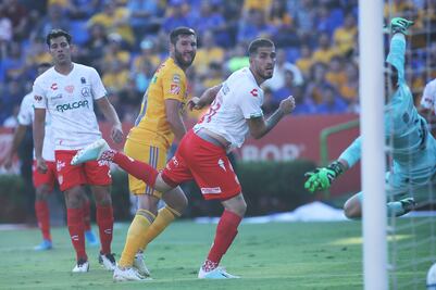 Gignac y Tigres golean al Necaxa en el Volcán