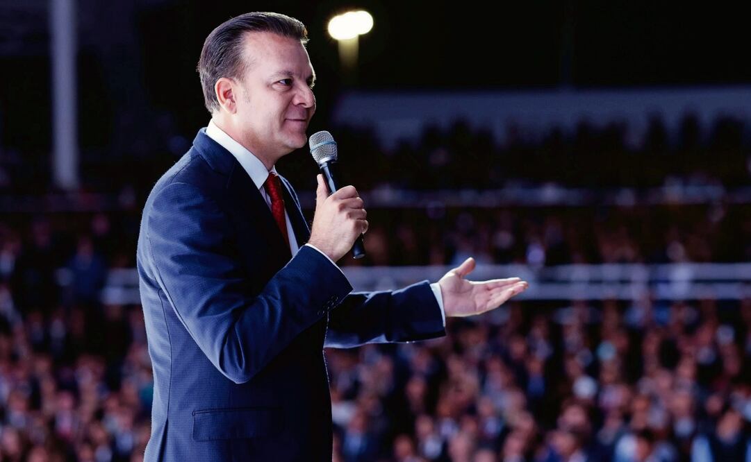 Esteban Villegas, gobernador de Durango anunció la firma del acuerdo con al empresa Cuasar Data Center Norte Uno. Foto: Especial