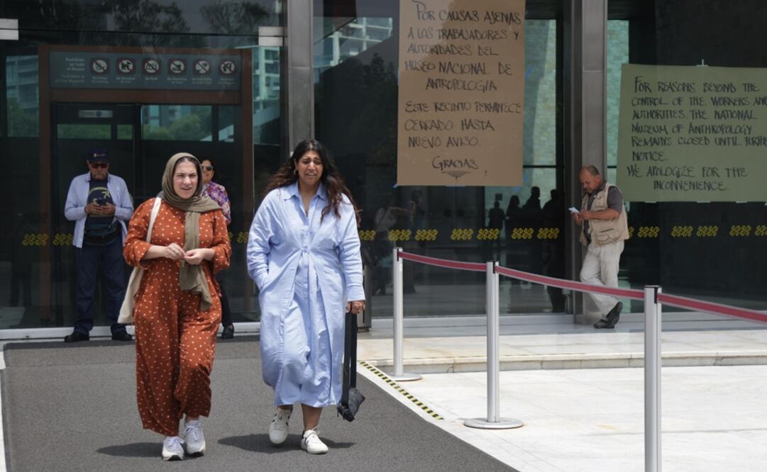 Extranjeros se vieron afectados por el cierre temporal del Museo Nacional de Antropología. Foto:  Carlos Mejía/EL UNIVERSAL.